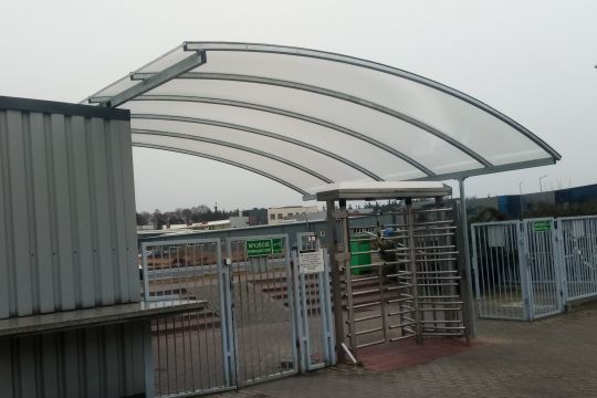 Zadaszenie z poliwęglanu