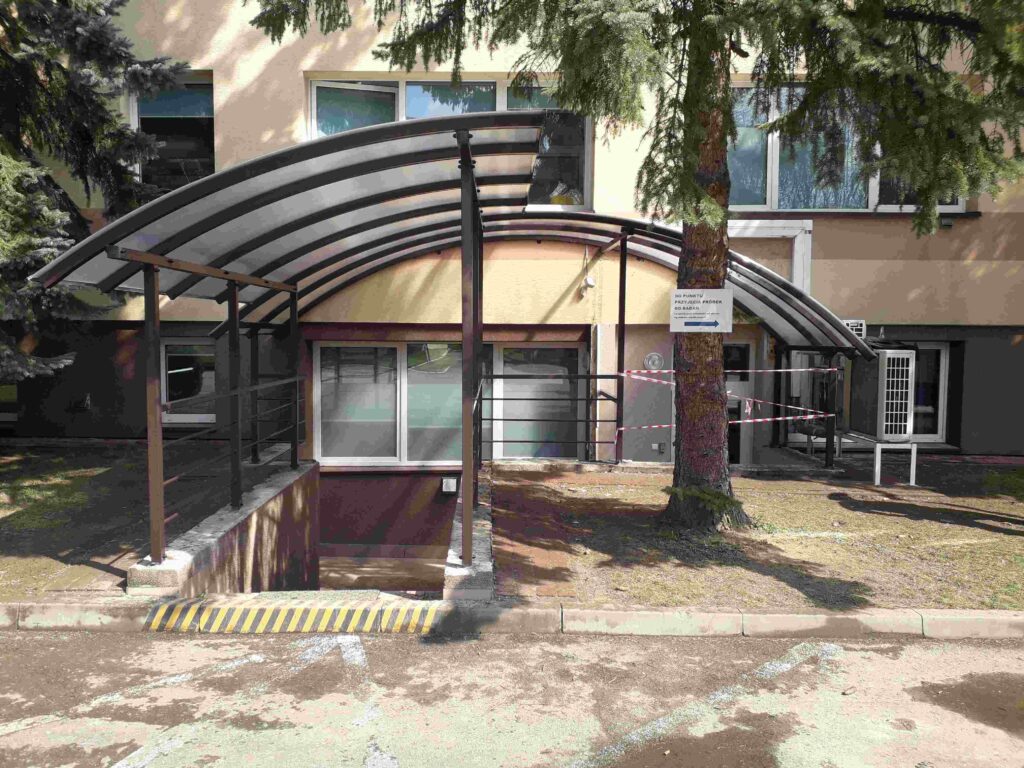 zadaszenie z poliwęglanu