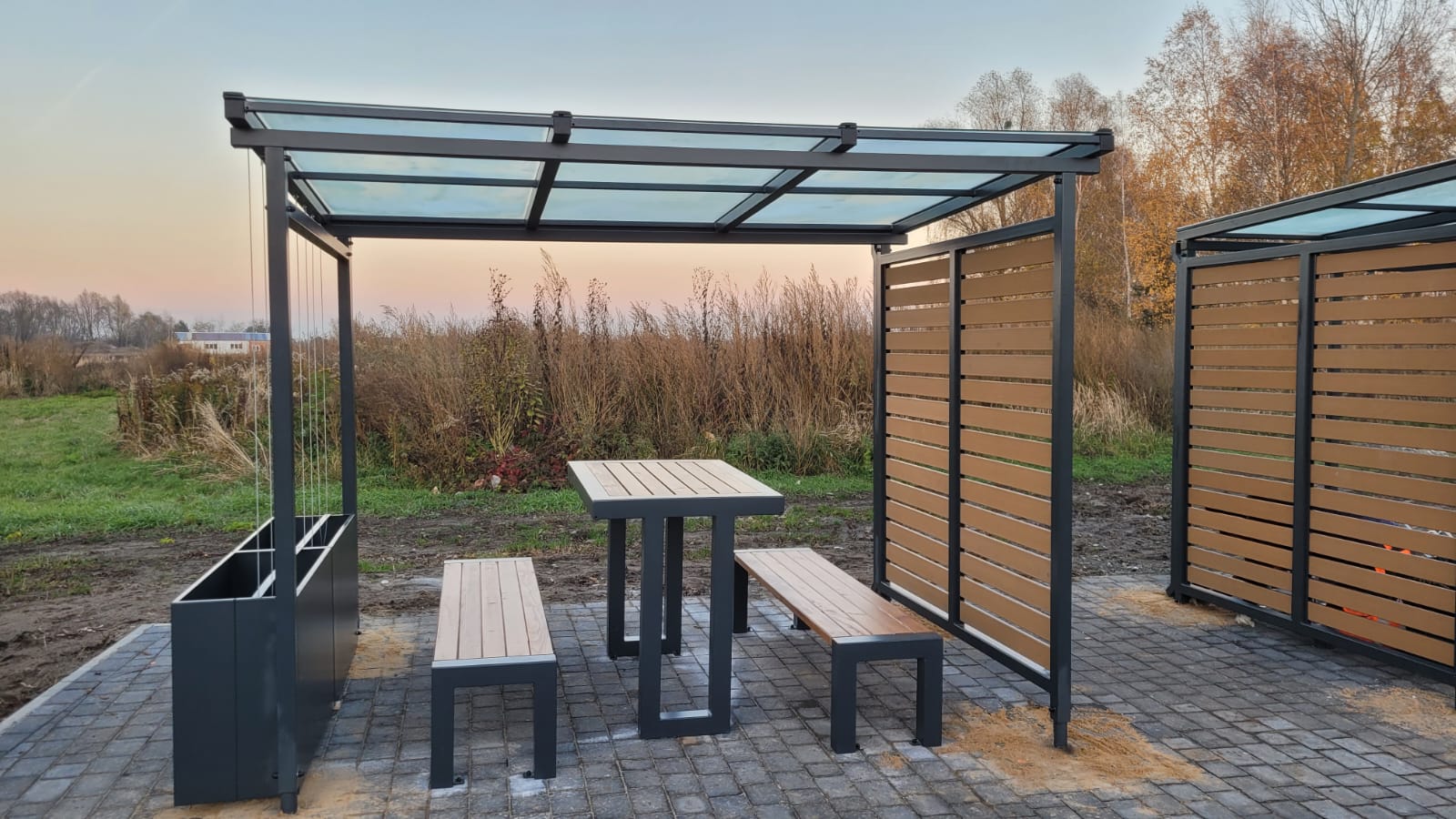 Wiata rekreacyjna szkło drewno