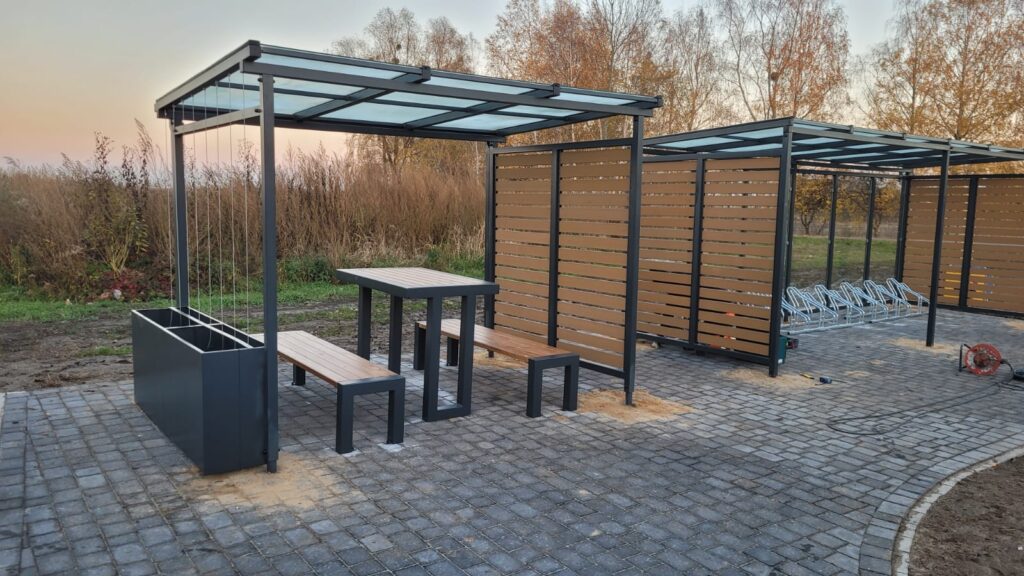 Wiata rowerowa / rekreacyjna szkło drewno